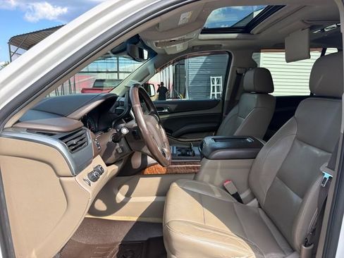 Used 2017 Chevrolet Suburban Premier AWD/4WD image 11
