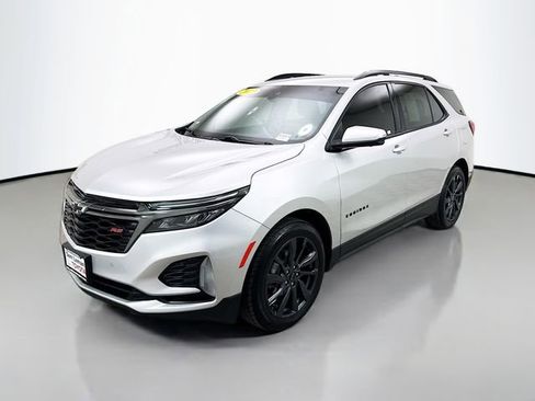 Used 2022 Chevrolet Equinox RS w/ RS Leather Package image 3