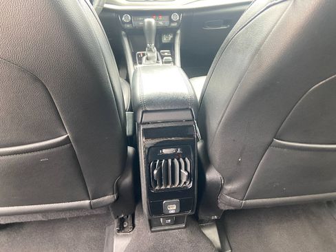 Used 2025 Jeep Compass Limited AWD/4WD image 17