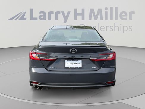 Used 2025 Toyota Camry SE FWD image 4