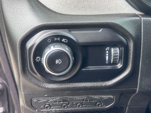 Used 2024 Jeep Wrangler Sport image 19