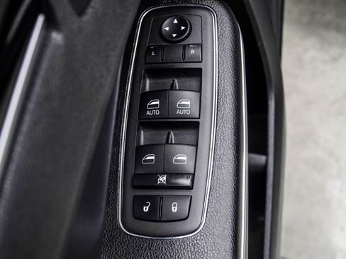 Used 2023 Chrysler 300 S w/ Comfort Group RWD image 37