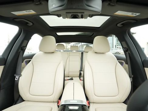 Used 2026 Mercedes-Benz C 300 4MATIC Sedan image 33