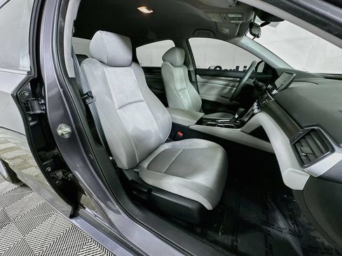 Used 2019 Honda Accord LX image 30