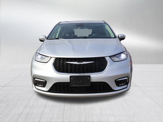 Used 2023 Chrysler Pacifica Touring-L video 2