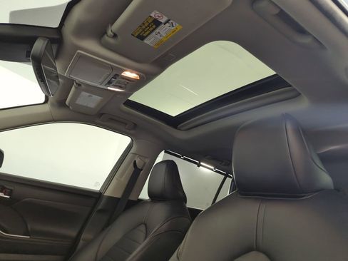 Used 2023 Toyota Highlander XLE image 28