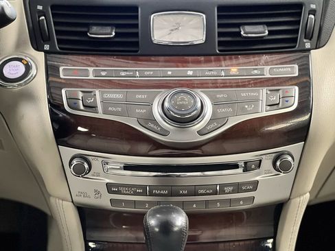 Used 2015 INFINITI Q70 L 5.6 w/ V8 Deluxe Technology Package image 32