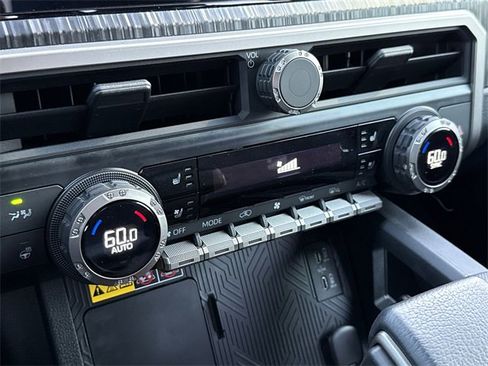 Used 2025 Toyota 4Runner 4WD image 27