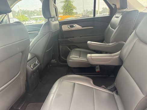 Used 2026 Ford Explorer Active w/ Active Comfort Package RWD image 24