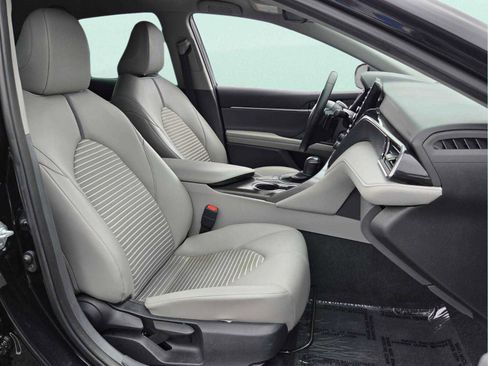 Used 2023 Toyota Camry SE FWD image 16