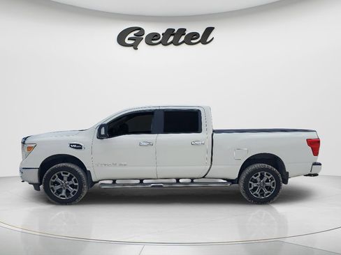 Used 2019 Nissan Titan SV w/ SV Convenience Package AWD/4WD image 9