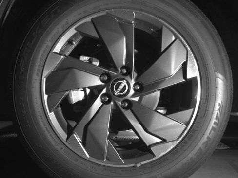 Used 2025 Nissan Rogue SV FWD image 12