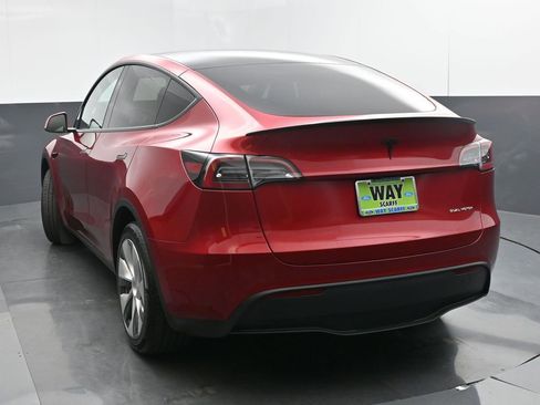 Used 2024 Tesla Model Y Long Range image 4