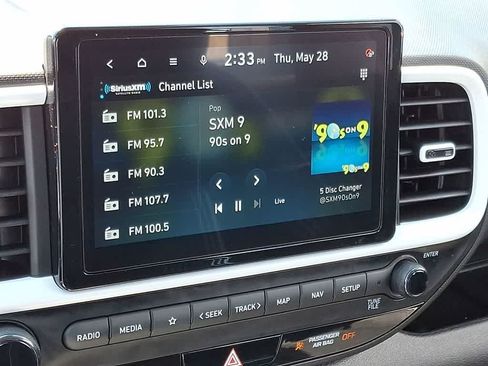 Certified 2025 Hyundai Venue Limited FWD image 15
