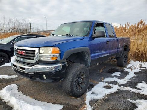 Used 2004 GMC Sierra 2500 W/T image 2