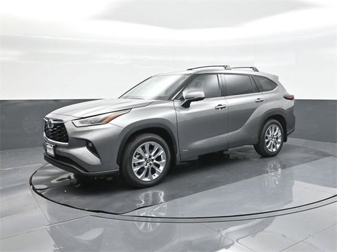 New 2026 Toyota Highlander Limited image 1