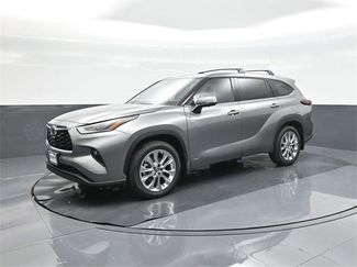 New 2026 Toyota Highlander Limited video 1