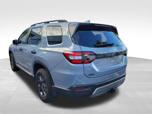 Used 2025 Honda Pilot TrailSport image 15