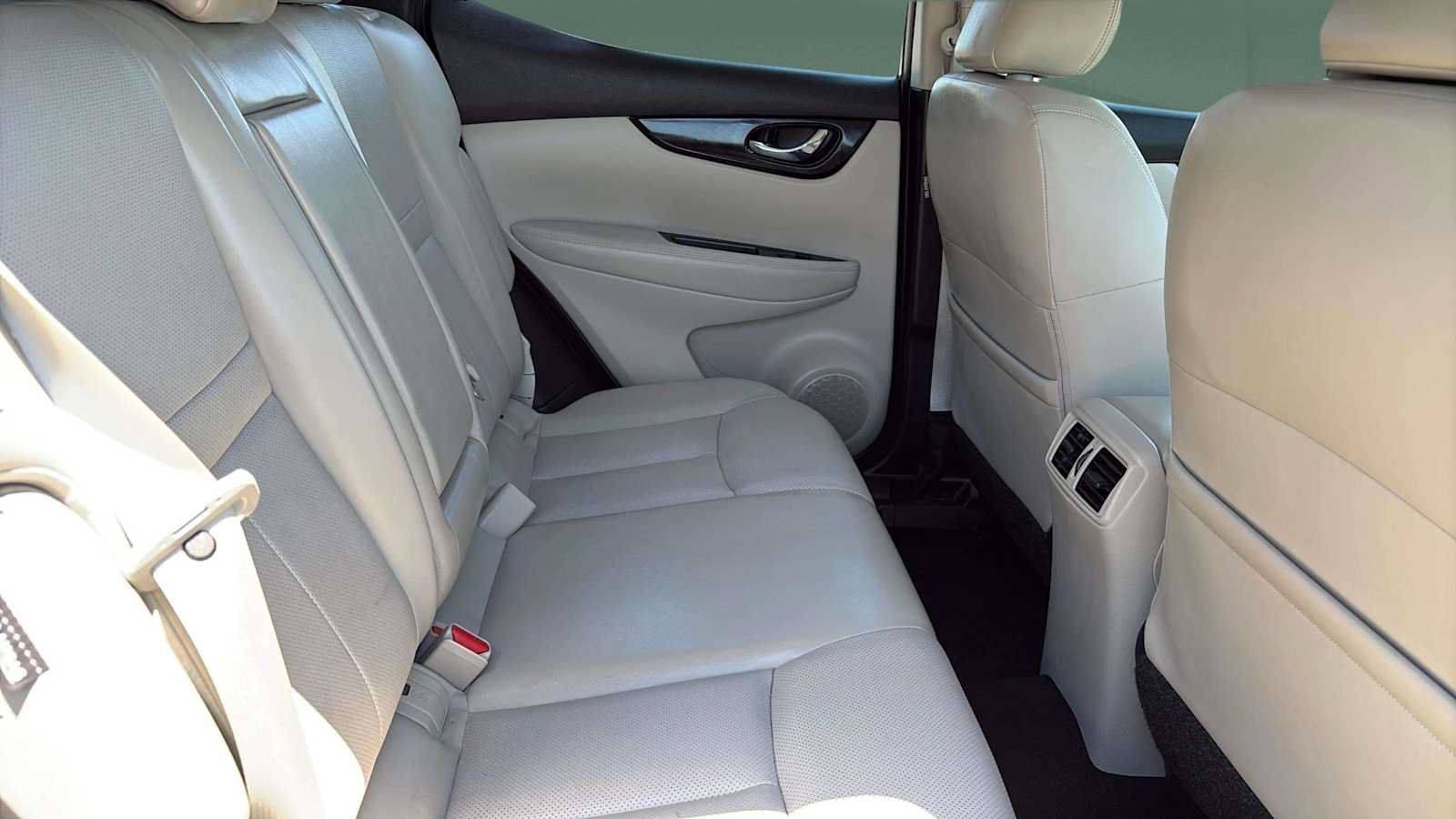 Used 2022 Nissan Rogue Sport SL AWD/4WD image 21