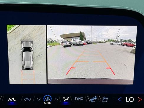 Used 2025 Chevrolet Traverse High Country w/ LPO, Floor Liner Package FWD image 28