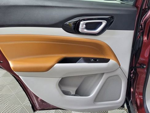 Used 2022 Jeep Compass Limited image 28