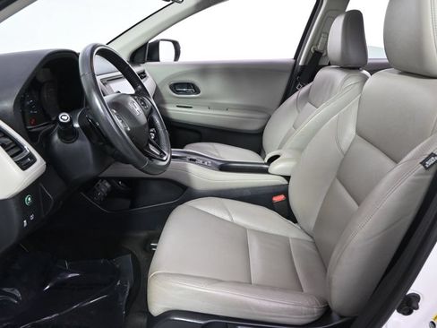Used 2018 Honda HR-V EX-L image 10