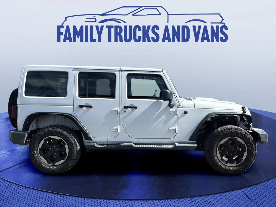 Used 2014 Jeep Wrangler Unlimited Sahara AWD/4WD image 6