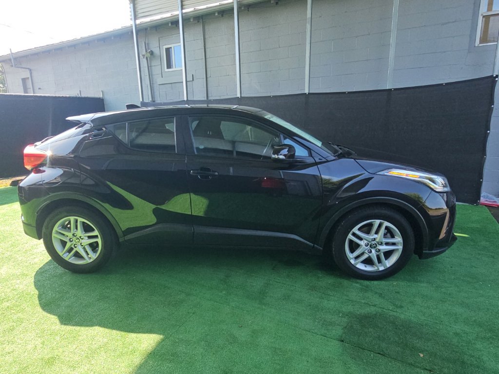 Used 2021 Toyota C-HR LE FWD image 2