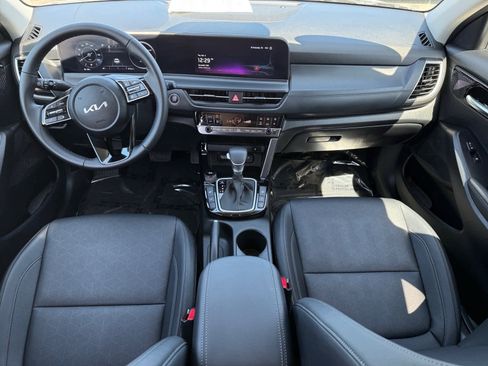 Used 2025 Kia Seltos EX w/ EX Sunroof Package FWD image 12