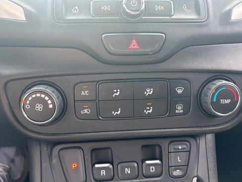 Used 2020 GMC Terrain SLE FWD image 5