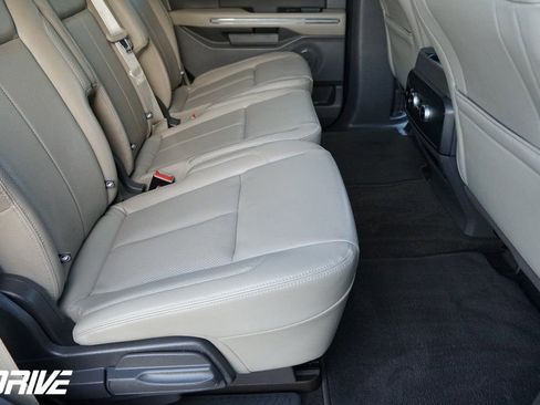 Used 2021 Ford Expedition XLT image 41