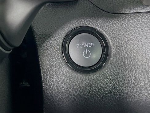 Used 2025 Toyota Camry SE image 18