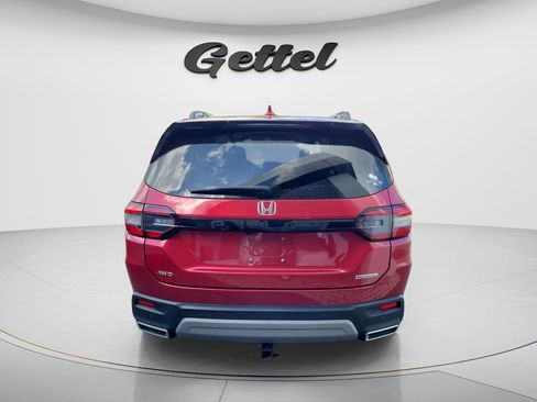 Used 2024 Honda Pilot Touring image 7