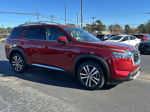 New 2025 Nissan Pathfinder Platinum image 7