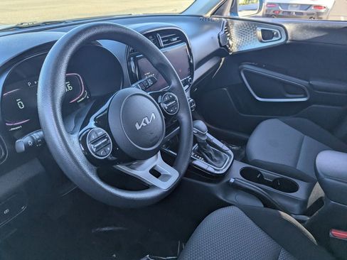Used 2023 Kia Soul S FWD image 16