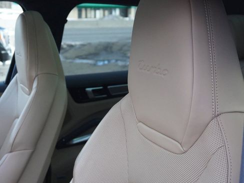 Used 2020 Porsche Cayenne Turbo AWD/4WD image 39