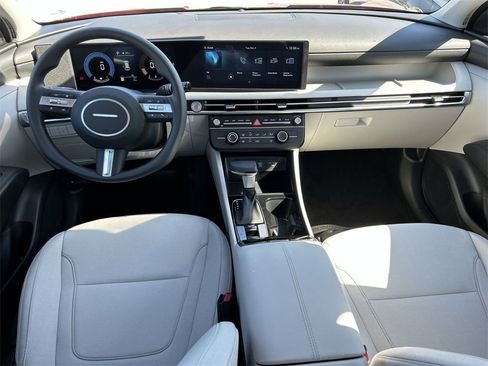 New 2026 Hyundai Tucson SE image 3