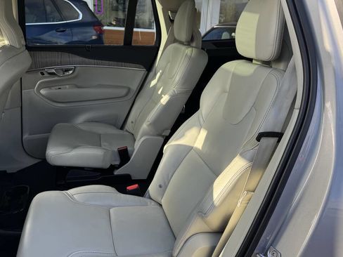 Used 2023 Volvo XC90 T8 Ultimate w/ Lounge Package image 25