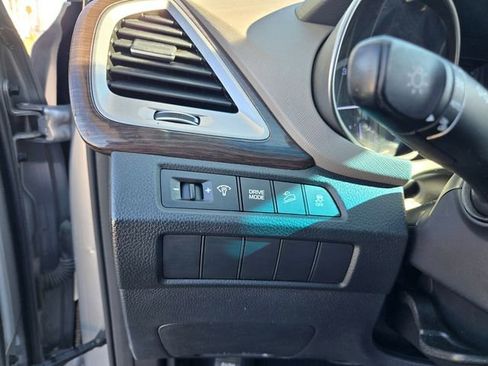 Used 2019 Hyundai Santa Fe XL SE image 21