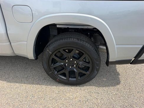 New 2026 RAM 1500 Laramie AWD/4WD image 7