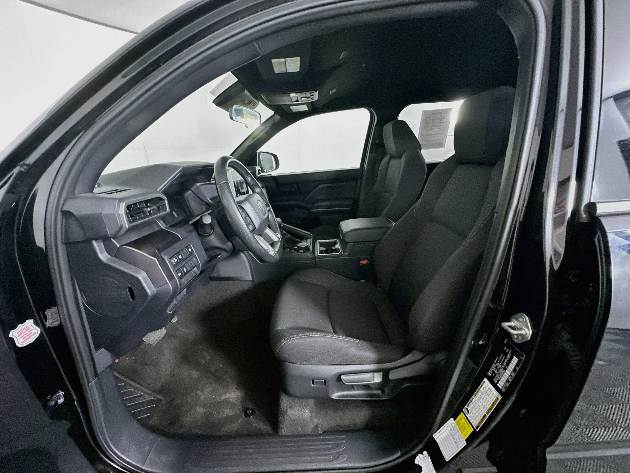 Used 2025 Toyota 4Runner SR5 AWD/4WD image 13