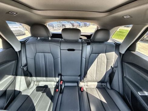 Used 2025 Audi Q5 Premium Plus w/ Premium Plus AWD/4WD image 23