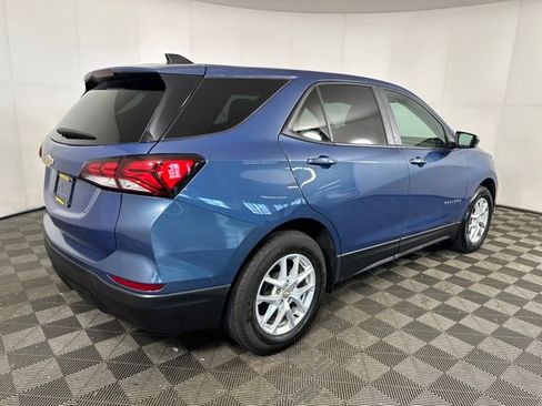 Used 2024 Chevrolet Equinox LS w/ LS Convenience Package image 3