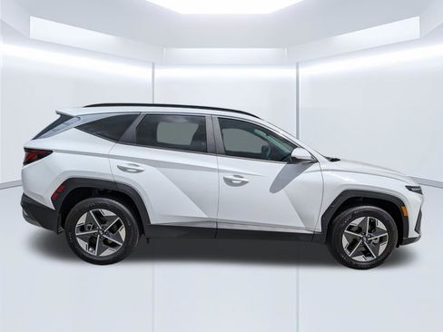 Used 2025 Hyundai Tucson SEL AWD/4WD image 3