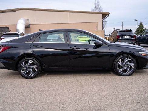 Certified 2024 Hyundai Elantra Limited image 8