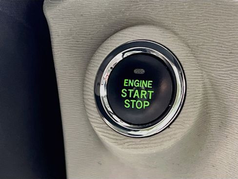 Used 2010 Toyota Venza AWD image 23