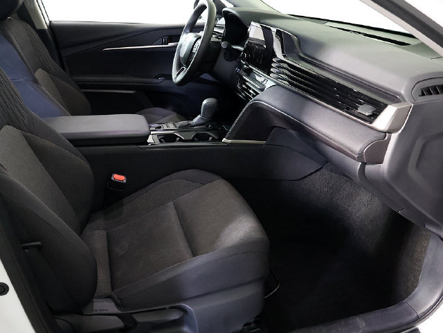 Used 2025 Toyota Camry LE FWD image 31