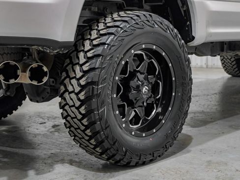 Used 2022 Ford F350 Platinum w/ FX4 Off-Road Package AWD/4WD image 61