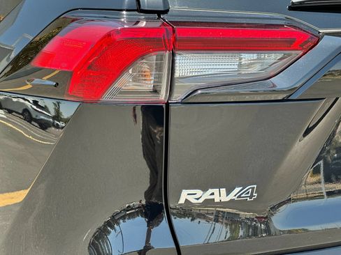 Used 2024 Toyota RAV4 XLE FWD image 24