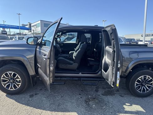 Used 2023 Toyota Tacoma TRD Sport image 27